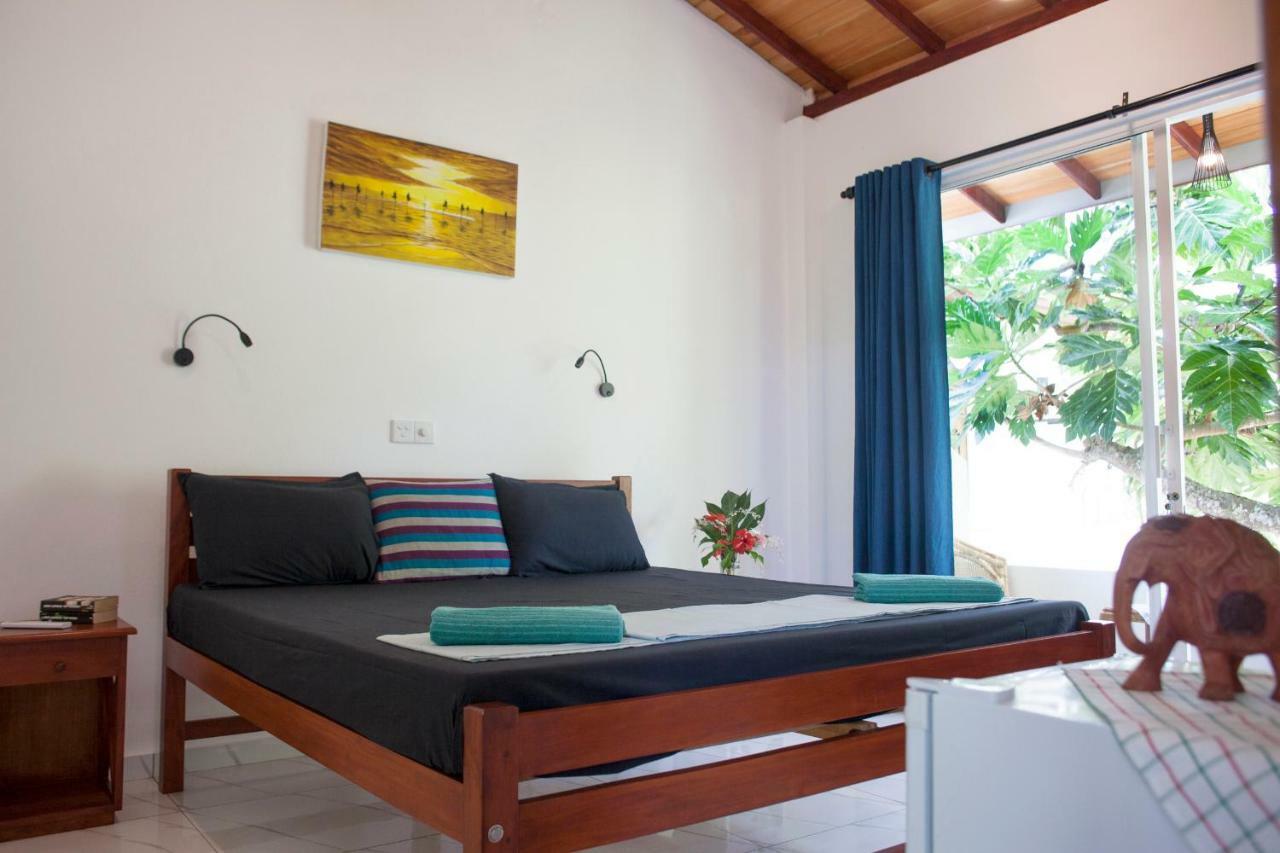 Alvas House Hotel Hikkaduwa Bagian luar foto