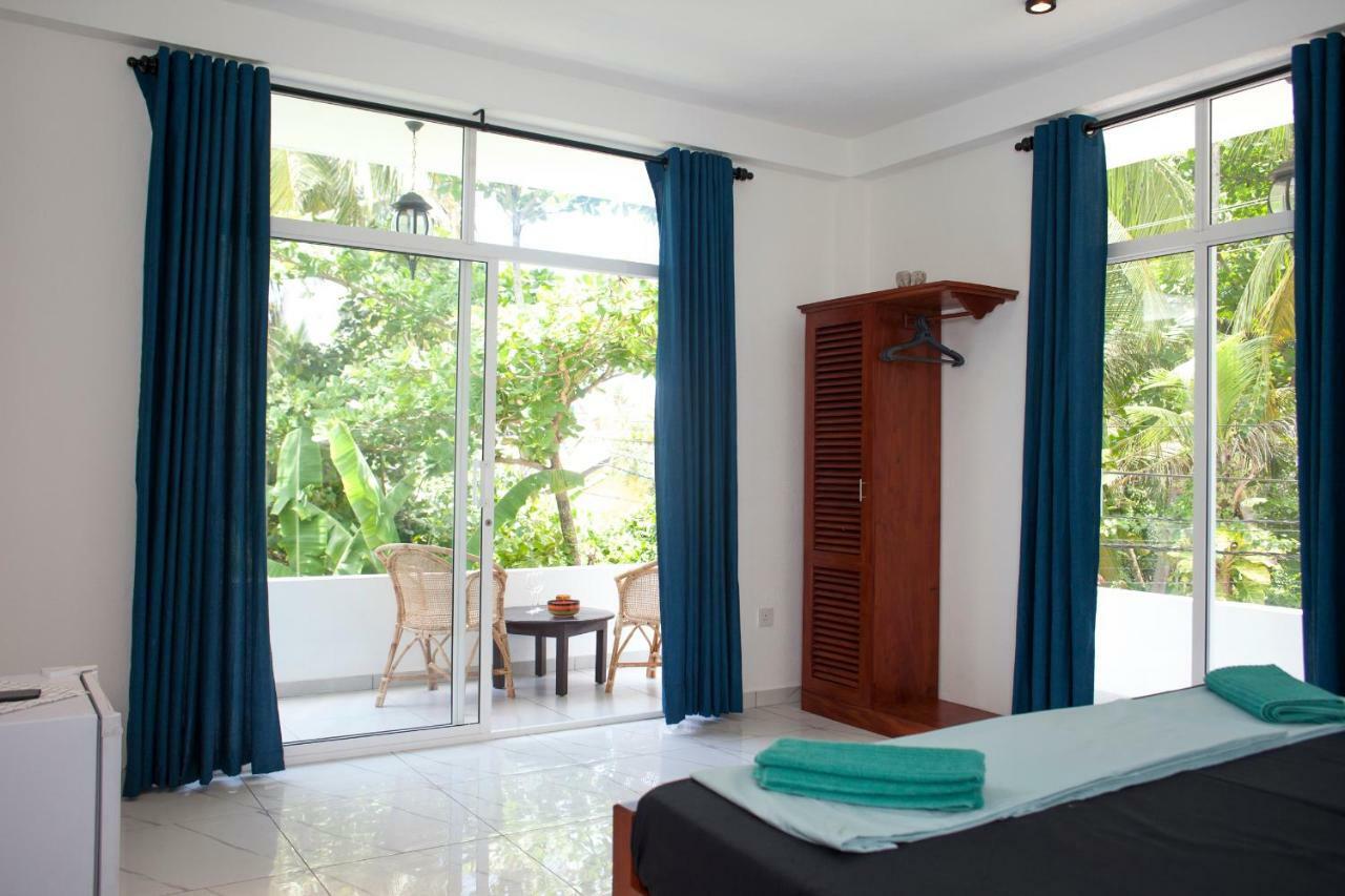 Alvas House Hotel Hikkaduwa Bagian luar foto